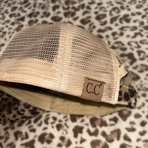 C.C‎ Exclusive Animal Print Fashion Back Cross Design Trucker Women's Hat Cap - Picture 3 of 6